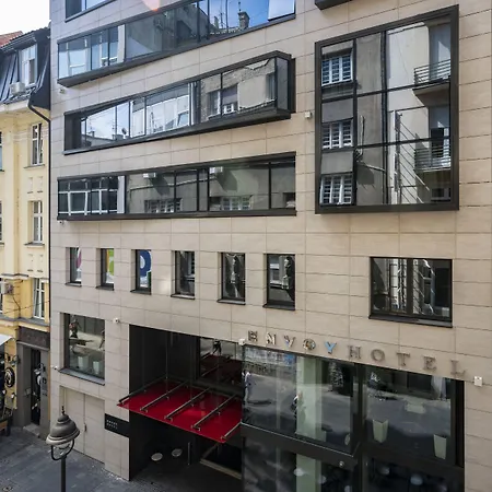 Envoy Hotel