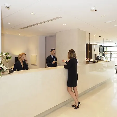 Envoy Hotel